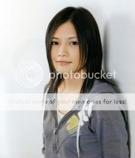 YUI pics that makes you go kyaaa!~ XD YUI__04012010021718