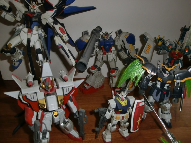 Vendo lotto di Gundam MG, Spawn, Robot vintage Immagine018-2