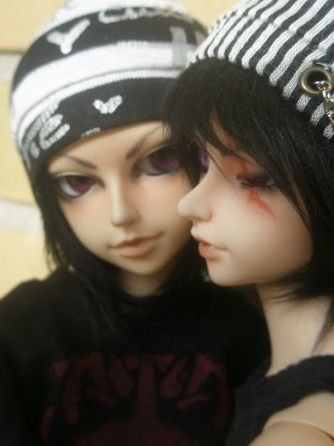 Twins <3 (MNF Shiwoo & MNF shiwoo scar head) P1010180