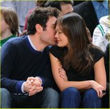 Josh en couple avec Lindsay Price ? Th_josh-radnor-lindsay-price-couple-01