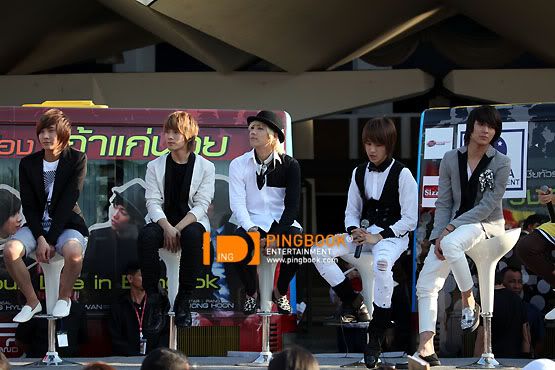 [5.2.2010][pic] FT Island ở Thài Lan 2rdxir8