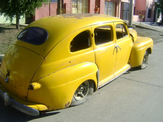 Ford 46 deluxe + flathead v8 Ford46flat013