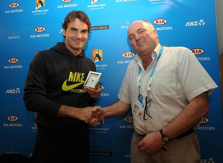 fotos de roger - Página 2 Ausopen100116itwa01