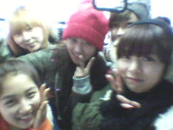 [4MINUTE] (10.01.05) 4Minute surprised their fans by riding a bus! 219366218