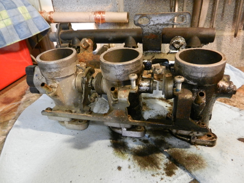 Rebuilding/cleaning K100 throttle bodies TBsasremoved