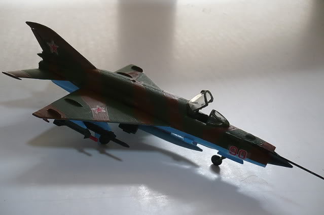 Modele de avioane militare - 2010 - Pagina 2 MiG-21SMT2resizesharp