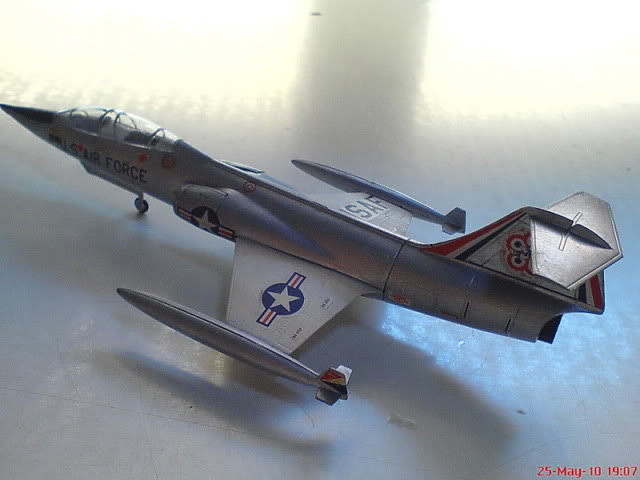 Modele de avioane militare - 2010 - Pagina 2 TF-104resizesharp07