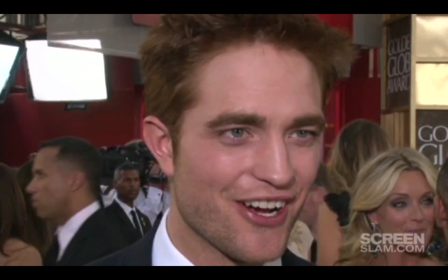 Robert Pattinson présent aux Golden Globes 2011 - Page 4 RobertPattinsonScreenSlam16