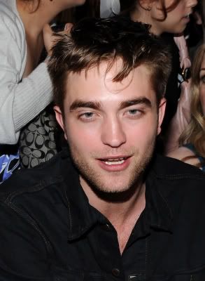 MTV Movie Awards 2010 - Votez pour Rob, New Moon et Remember Me - Page 6 Newmma1