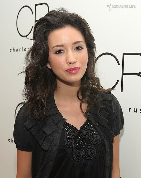 Christian Serratos en el evento Charlotte Russe 18/Julio Gallerymaincharlotterus