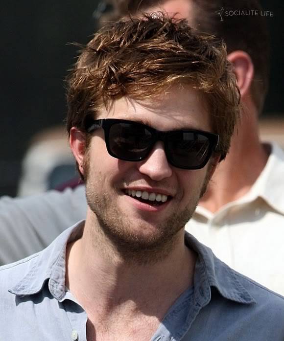 Un sonriente Robert Pattinson 30/Junio Robert-pattinson-scruffy-face-4-580