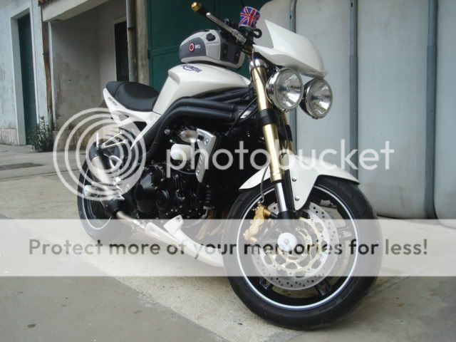 Triumph Speed Triple 1050- SPD3 Lowres12