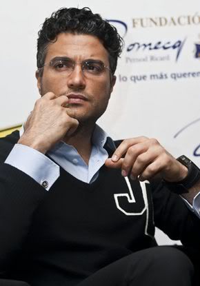 noticias de Jaime Camil Camil_lentes2_int