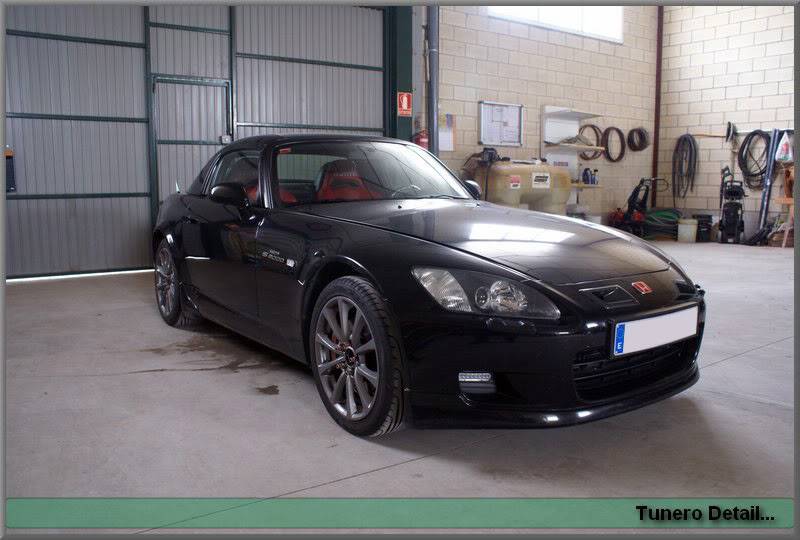 Black Honda S2000 Hs21