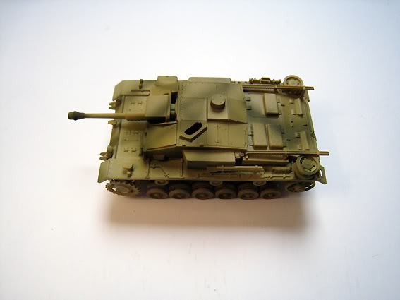 Stug III F - Trumpeter - En Embuscade ! (fini) Stug_F_Dessus_gauche_BD