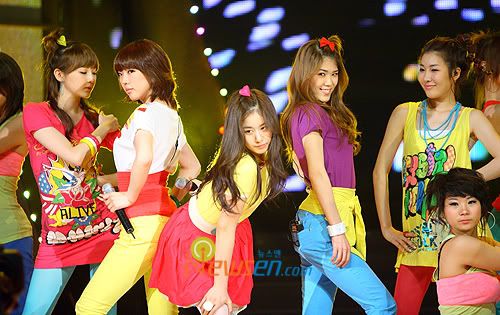 SeeYa, Davinchi and Ji Yeon performs Women's Generation Seeyadavinchijiyeonmnetcountdown