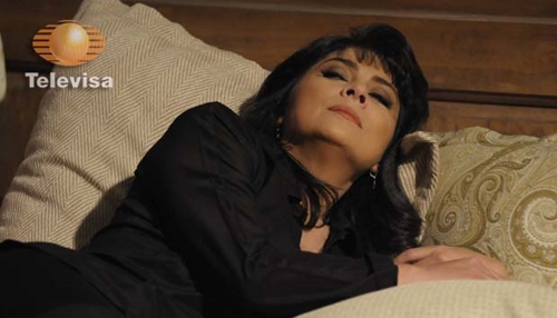 Victoria Ruffo/ვიქტორია რუფო - Page 13 B5c463dbe40f218a68efaadce3ac1544