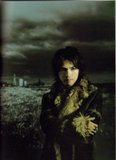 HYDE [ HYDE IS DEAD Photobook  ] Th_hyde-is-dead-limited-edition-51