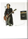 HYDE [ HYDE IS DEAD Photobook  ] Th_hyde-is-dead-limited-edition-60