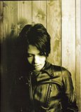 HYDE [ HYDE IS DEAD Photobook  ] Th_hyde-is-dead-limited-edition-72