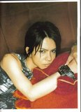 HYDE [ HYDE IS DEAD Photobook  ] Th_hyde-is-dead-limited-edition-82