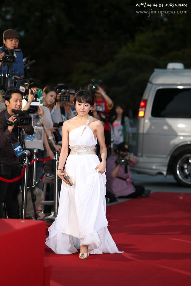 Lễ trao giải Baeksang 47 (26-5-2011) 55795623201105301221031510617461182_006