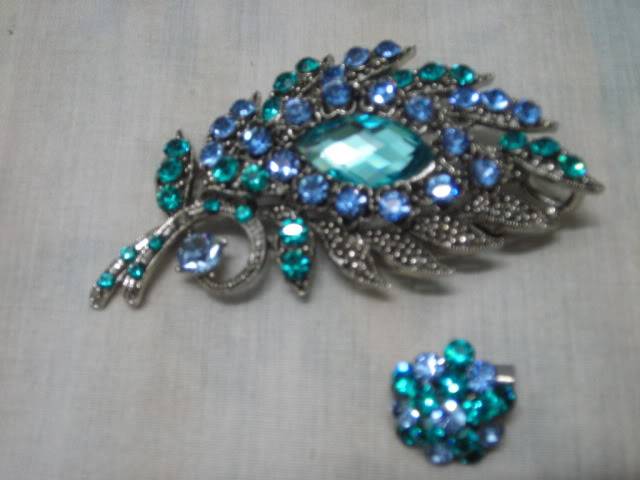 BROOCH KOREA MURAH MURAH.....RUGI TAK BELI.... DSCN2535