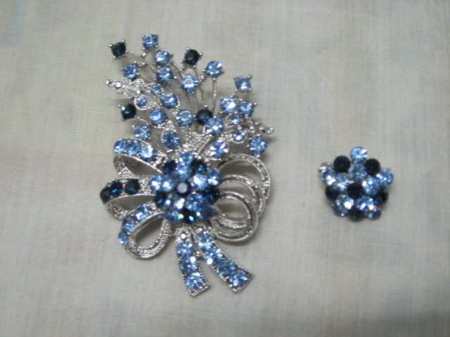 BROOCH KOREA MURAH MURAH.....RUGI TAK BELI.... DSCN2542