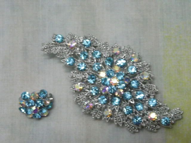 BROOCH KOREA MURAH MURAH.....RUGI TAK BELI.... DSCN2564