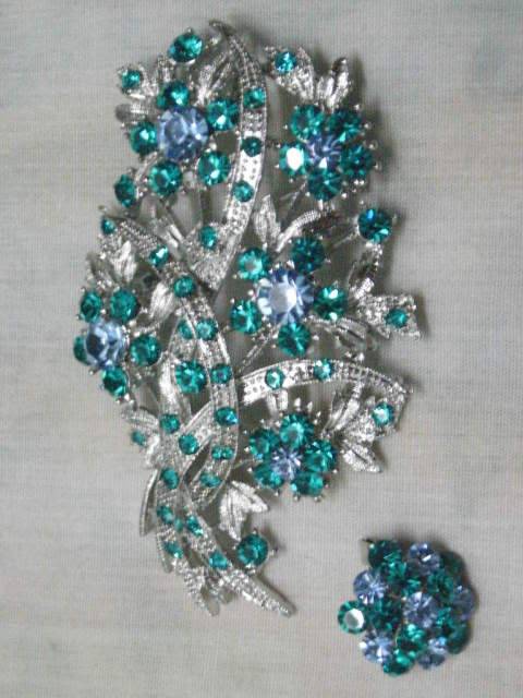 BROOCH KOREA MURAH MURAH.....RUGI TAK BELI.... DSCN2566