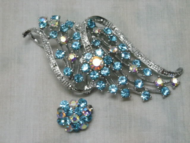 BROOCH KOREA MURAH MURAH.....RUGI TAK BELI.... DSCN2576