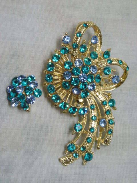 BROOCH KOREA MURAH MURAH.....RUGI TAK BELI.... DSCN2587