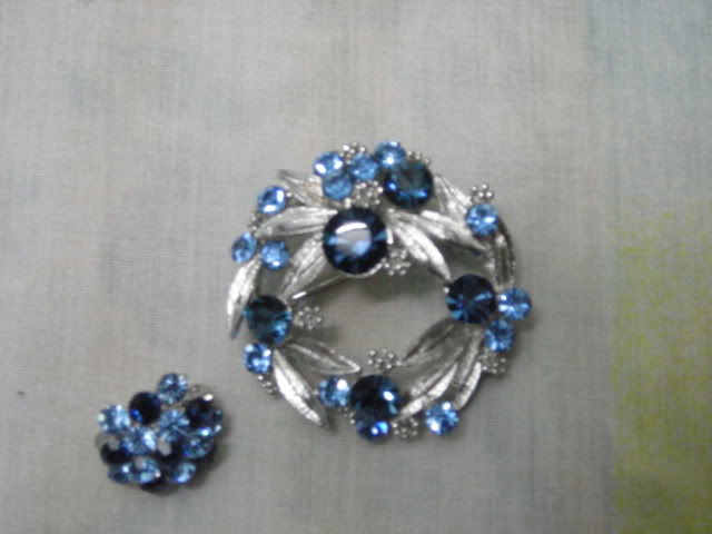 BROOCH KOREA MURAH MURAH.....RUGI TAK BELI.... DSCN2617