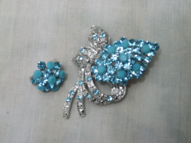 BROOCH KOREA MURAH MURAH.....RUGI TAK BELI.... DSCN2625