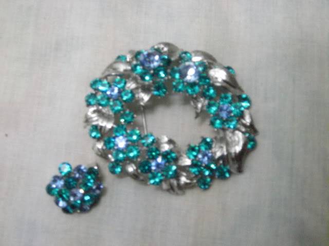 BROOCH KOREA MURAH MURAH.....RUGI TAK BELI.... DSCN2643