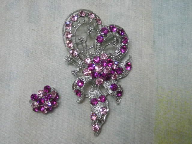 BROOCH KOREA MURAH MURAH.....RUGI TAK BELI.... DSCN2649