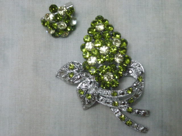 BROOCH KOREA MURAH MURAH.....RUGI TAK BELI.... DSCN2651