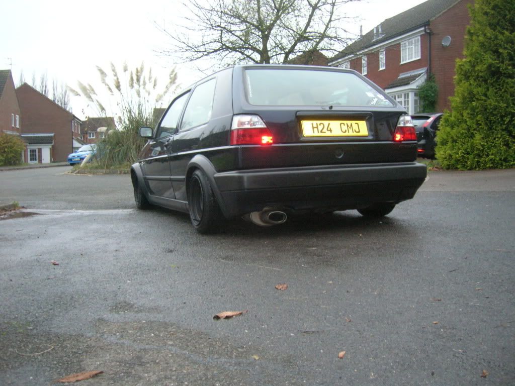 bored so im posting up some pics of my car Mk2golf005