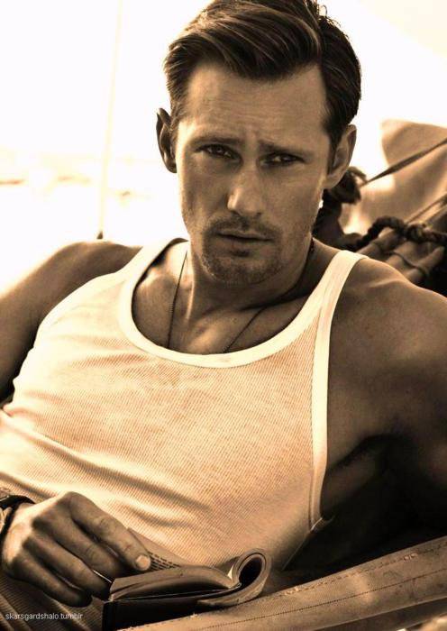 Eric Northman/Alexander Skarsgard - Page 9 230389_211635318867615_2466675_n