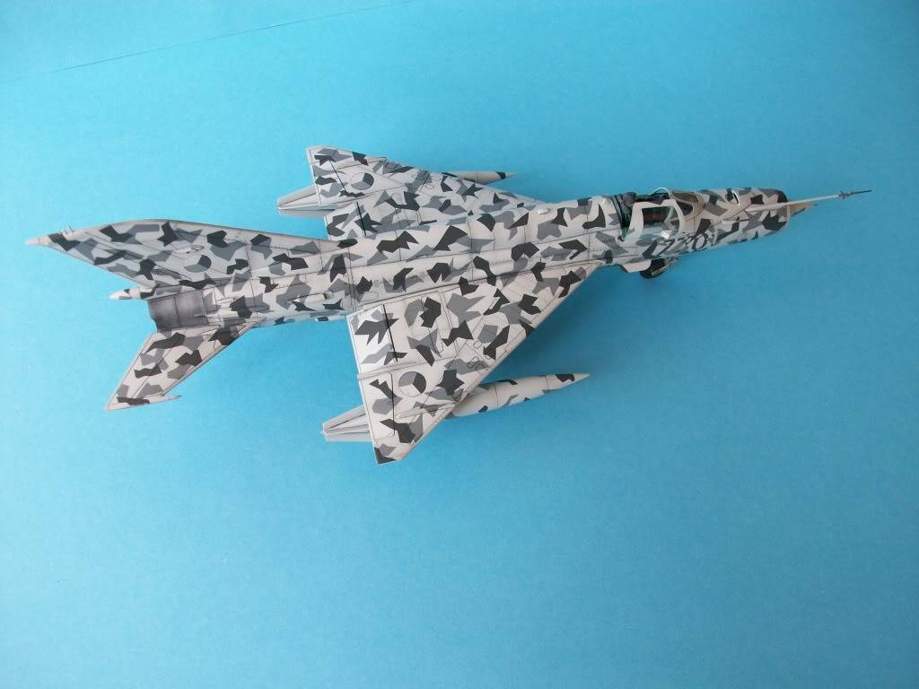 MIG-21MF Czech Air Force        Academy 1/48 100_2124