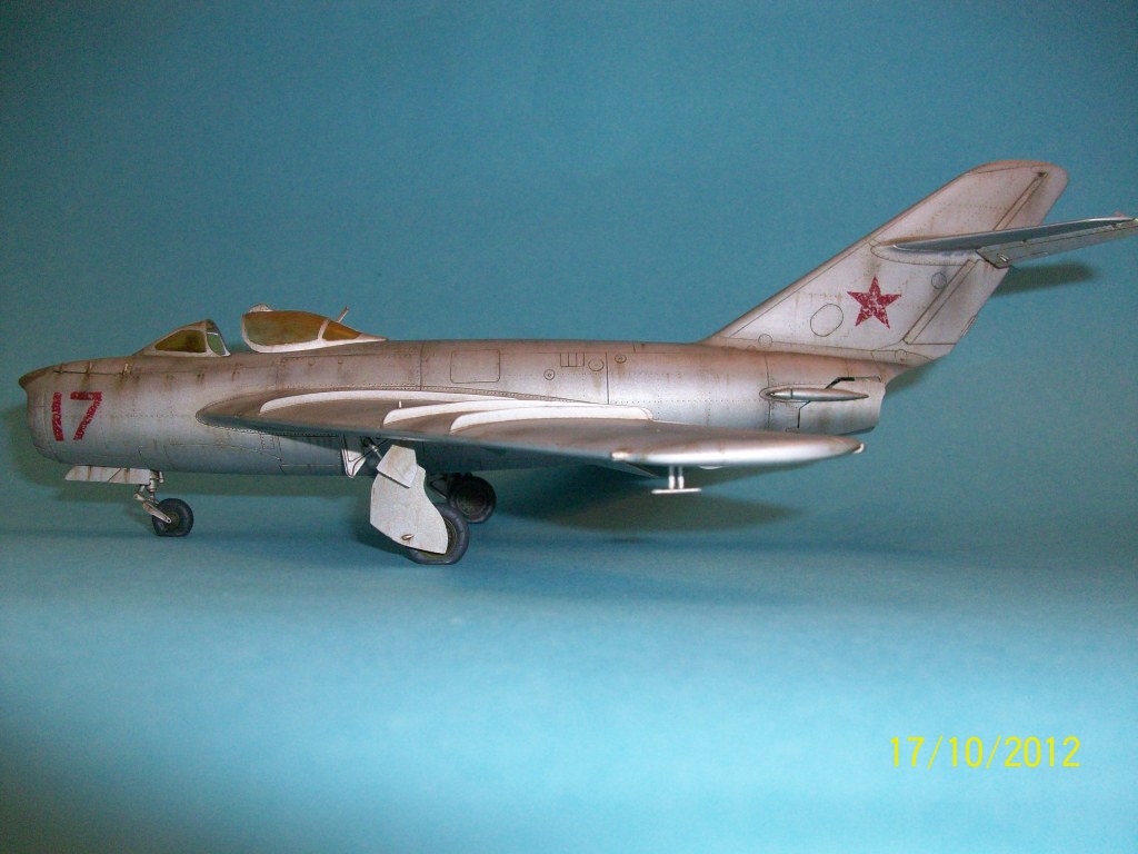 Mig17 σε εγκαταλειψη... 100_6825