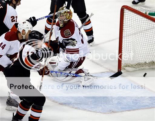 Philadelphia Flyers-The Broad Street Bullies A24cbab5-4ab4-4d79-a993-41388096994