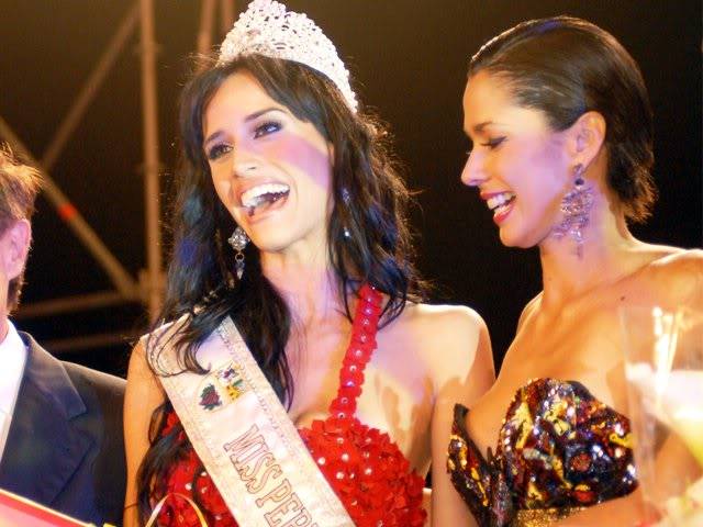 Một vài hình ảnh tại Miss Peru 2010 Efr