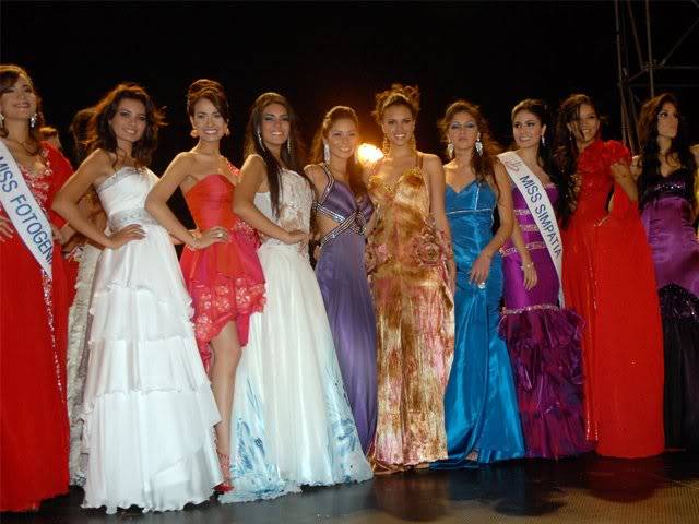 Một vài hình ảnh tại Miss Peru 2010 Gadg