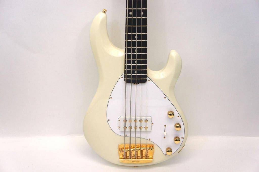 Music Man StingRay 5  w/Matching Headstock - R$6000,00 329383_516784455004032_1838391017_o_zps60f6aa2f