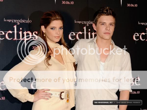 Ashley Greene, David Slade et Xavier Samuel en Espagne... le 29 Juin 2010 6f189588588d53bb8a7b16a8bc8b3