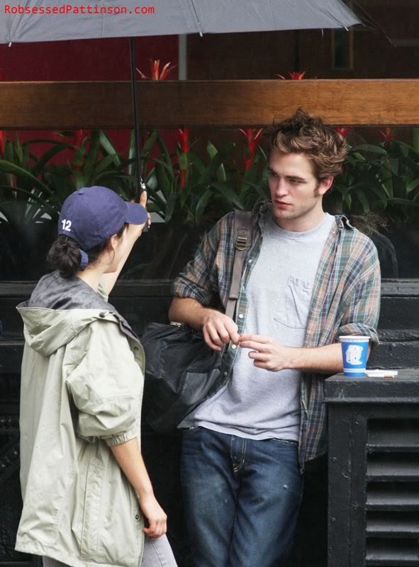 "Remember Me" ... dernières news. - Page 34 90615M2_PATTINSON_B-GR_16