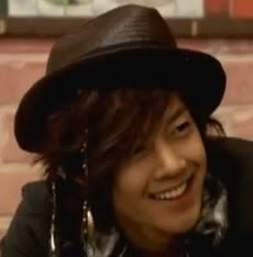 صور kim hyun joong احد ابطال مسلسل ايام الزهور  ScreenShot-3