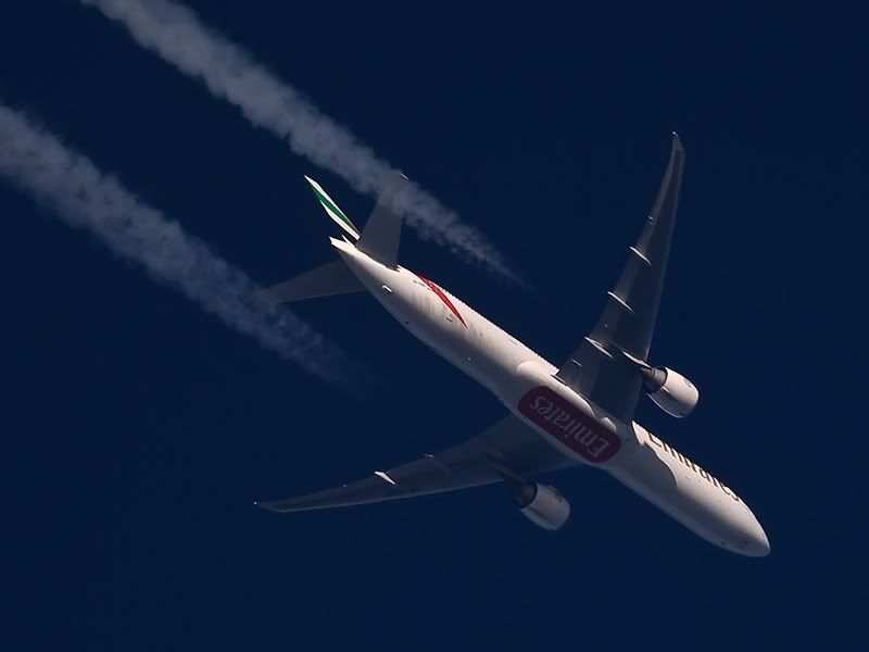 Bucureşti - aeronave in zbor - Pagina 21 EmiratesB777_2_800