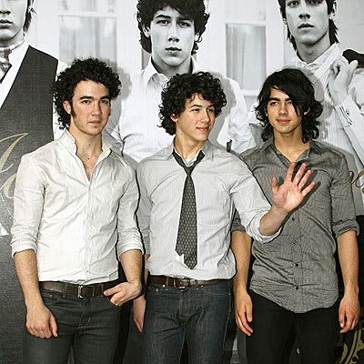 Jonas Brothers - Pagina 2 Jonas_brothers